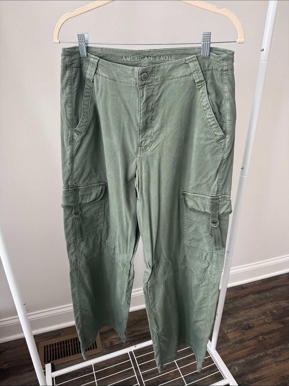 American Eagle Outfitters Olive Green Wide-Leg Cargo Pants